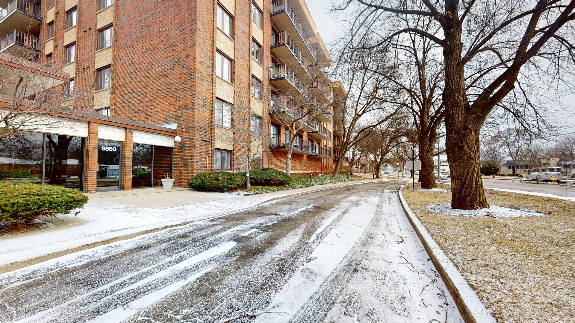 9560 Gross Point Road Unit: 404B