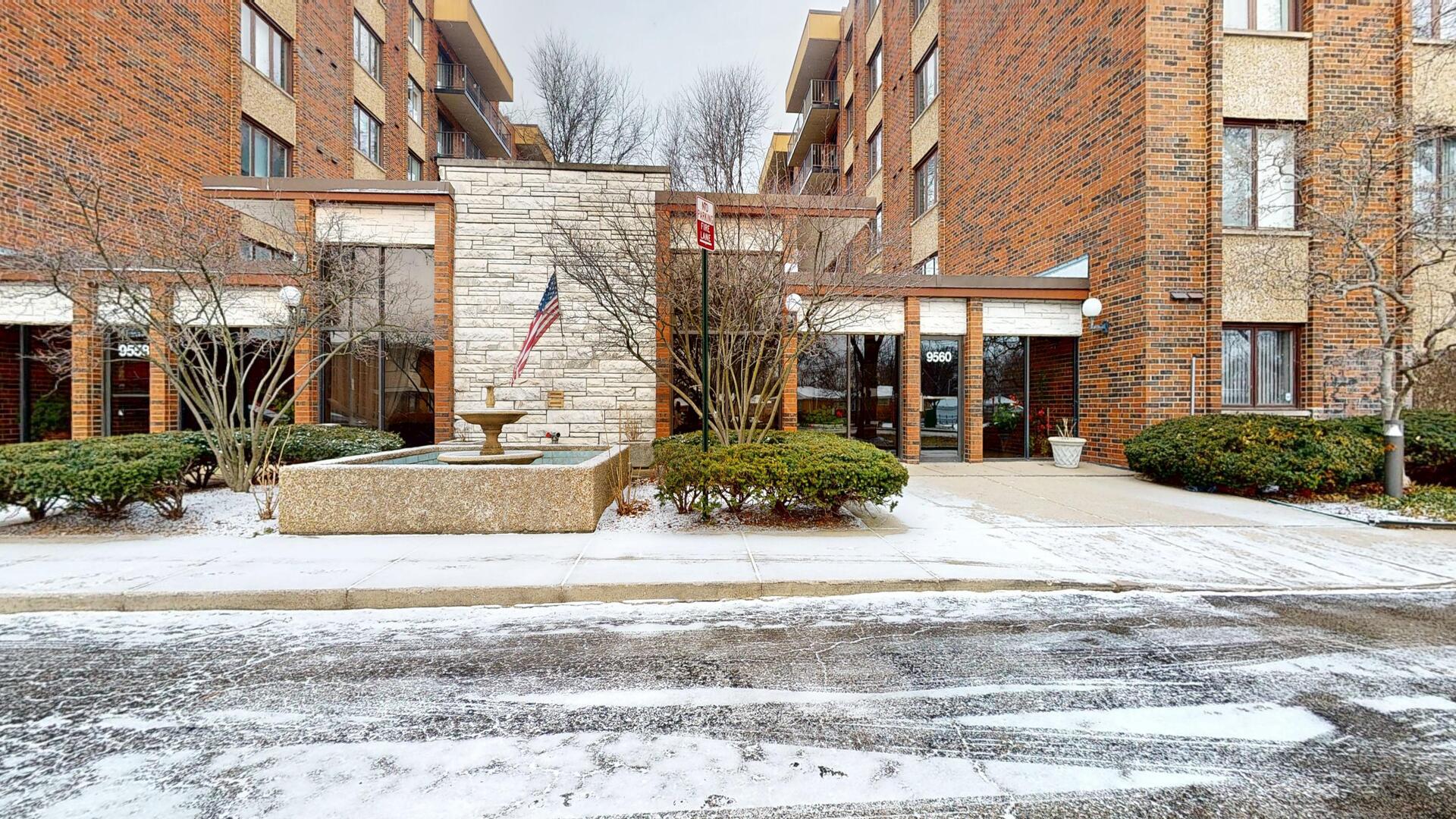 9560 Gross Point Road Unit: 404B