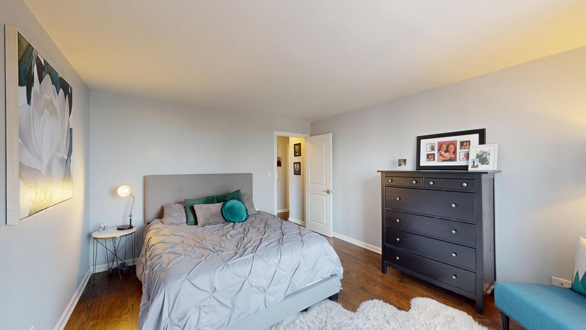 9560 Gross Point Road Unit: 404B