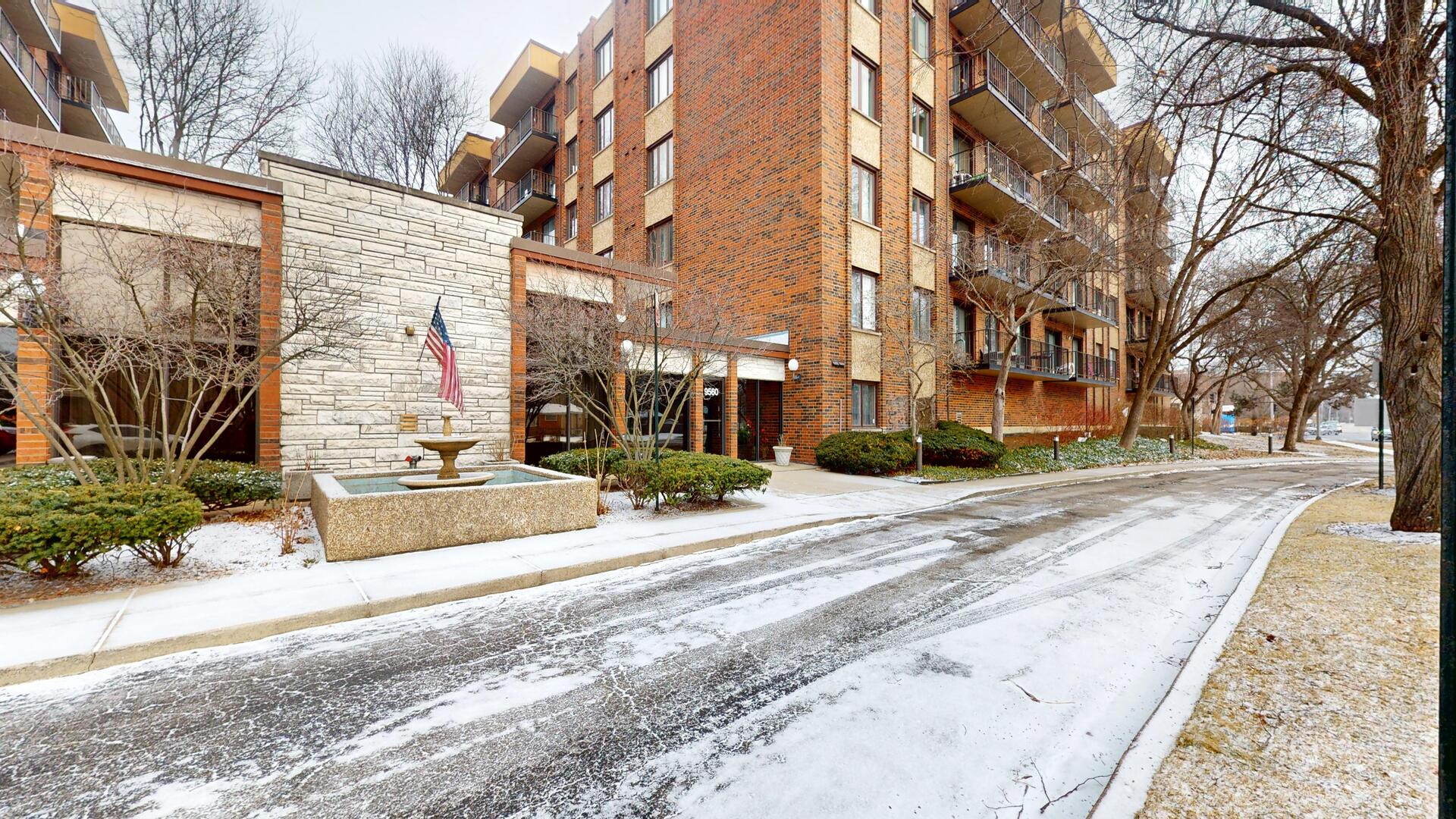 9560 Gross Point Road Unit: 404B