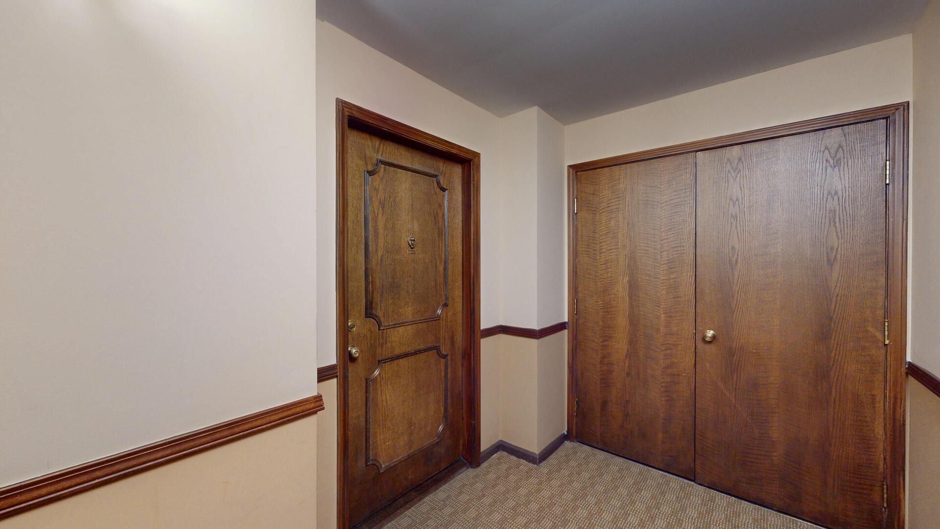 9560 Gross Point Road Unit: 404B