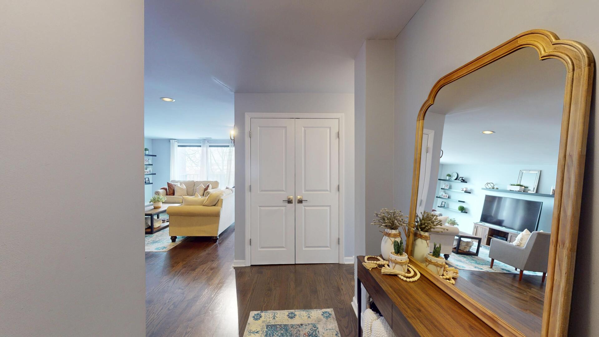 9560 Gross Point Road Unit: 404B