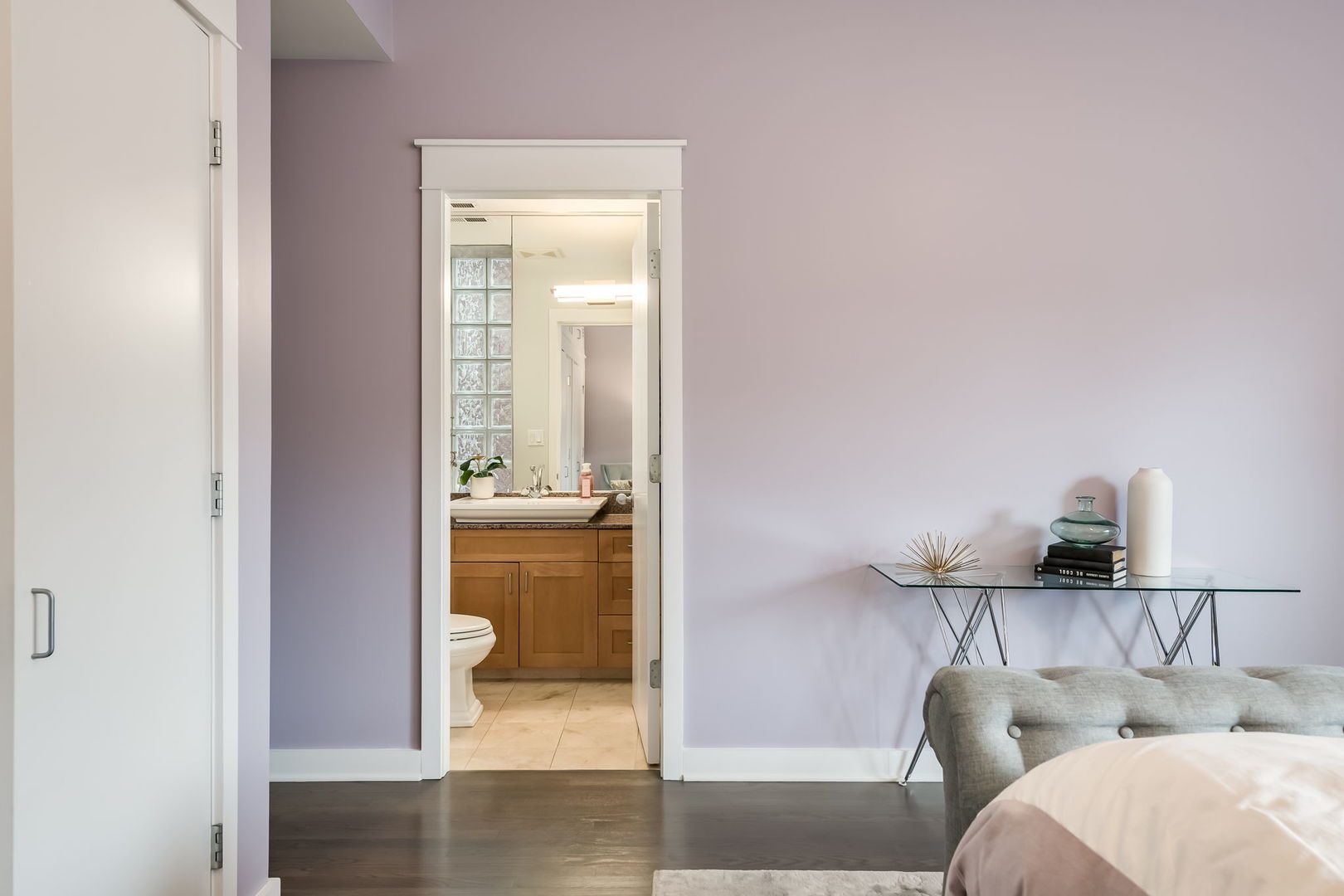 1123 W Chestnut Street Unit: 2E