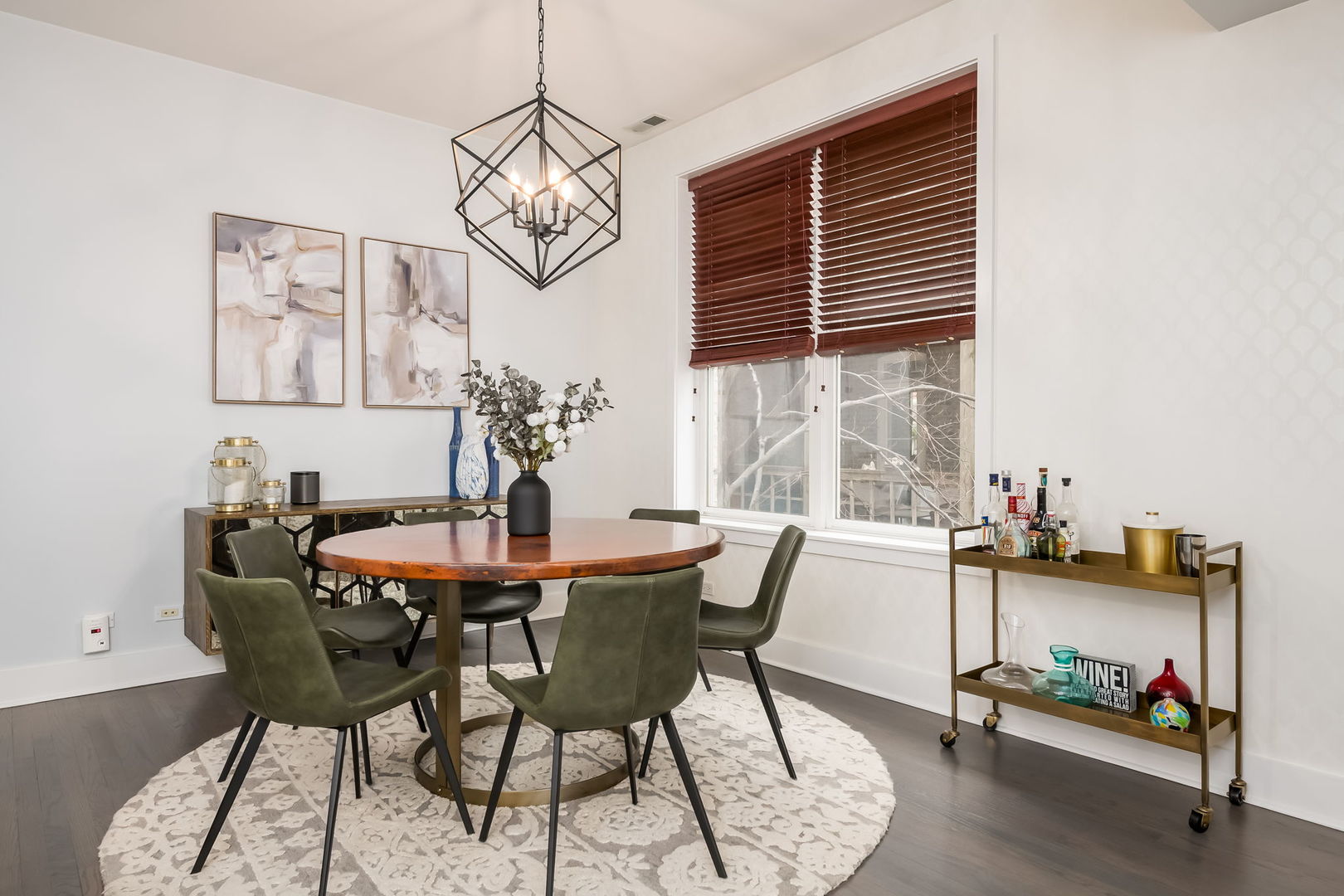 1123 W Chestnut Street Unit: 2E