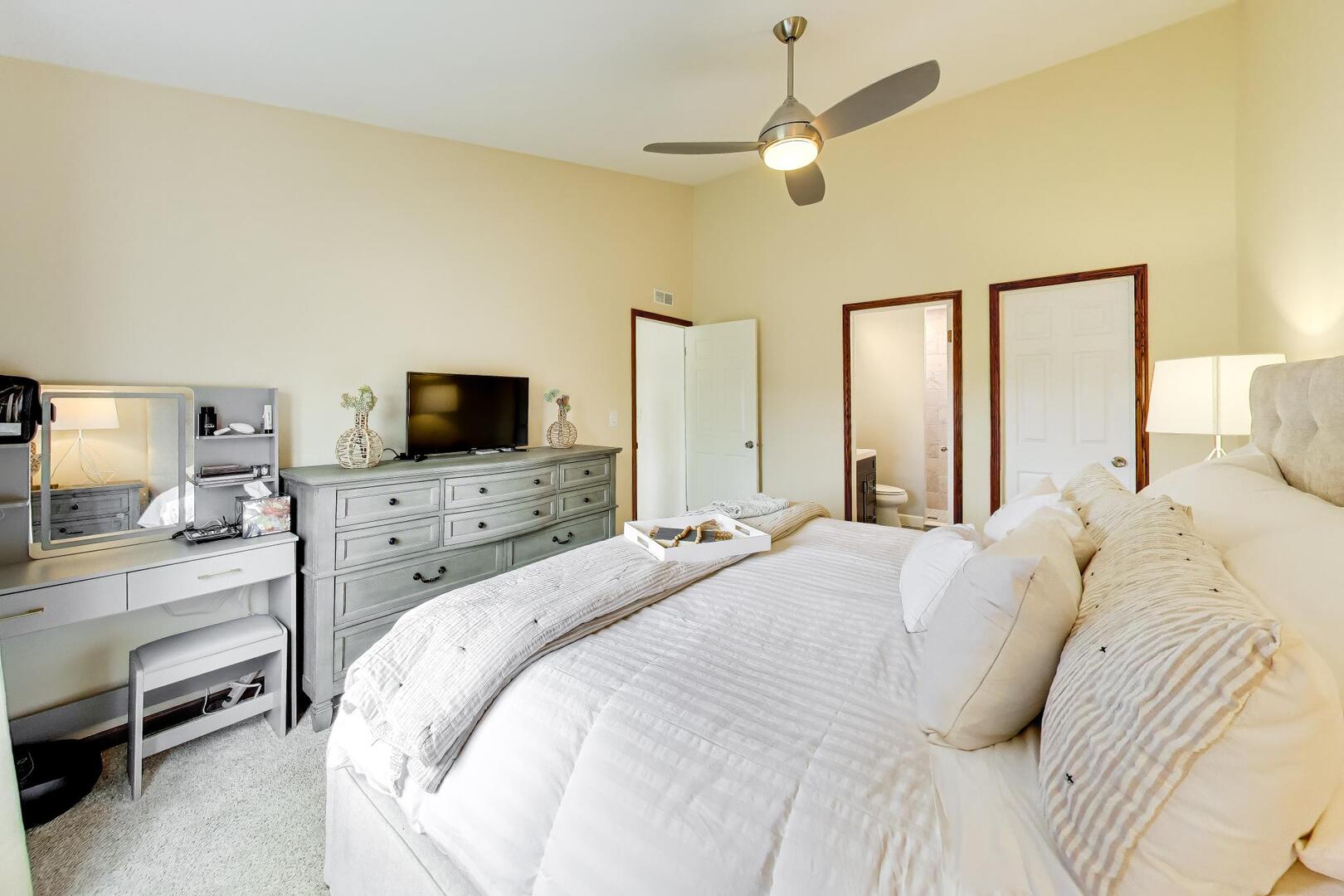 1068 Hidden Lake Drive Unit: 1068