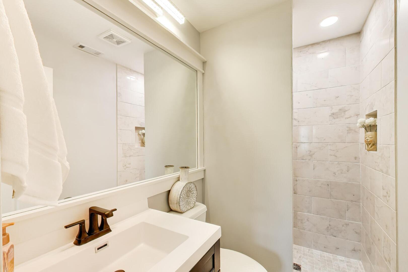 1068 Hidden Lake Drive Unit: 1068
