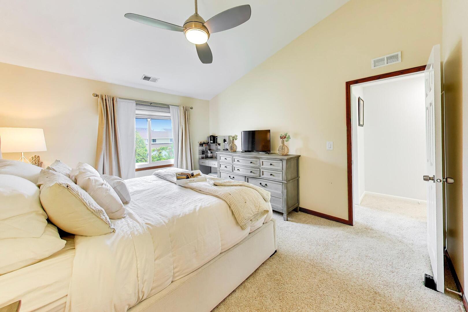 1068 Hidden Lake Drive Unit: 1068