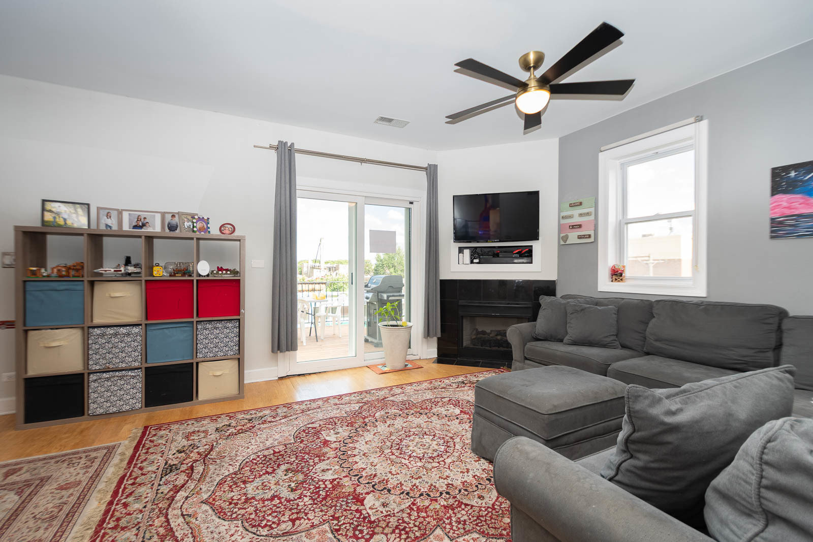 6051 N Mozart Street Unit: 4