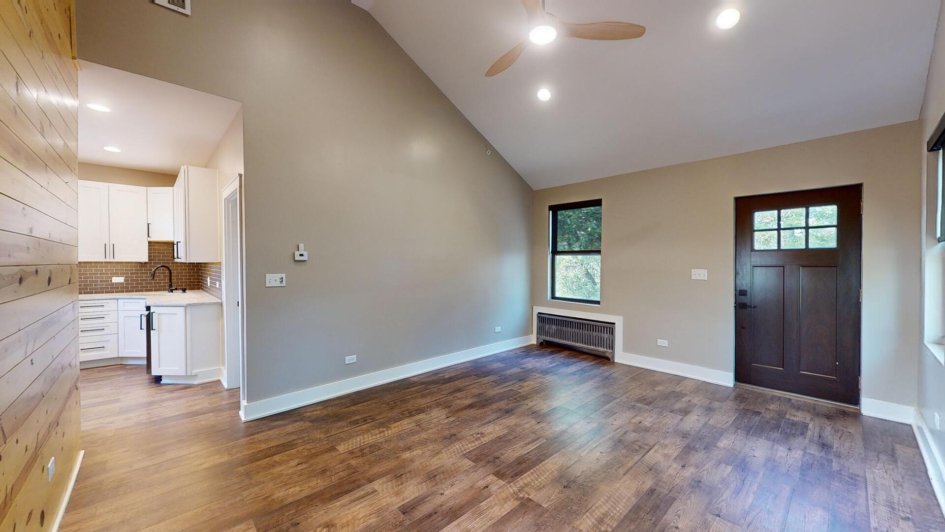 4941 Main Street Unit: 2R
