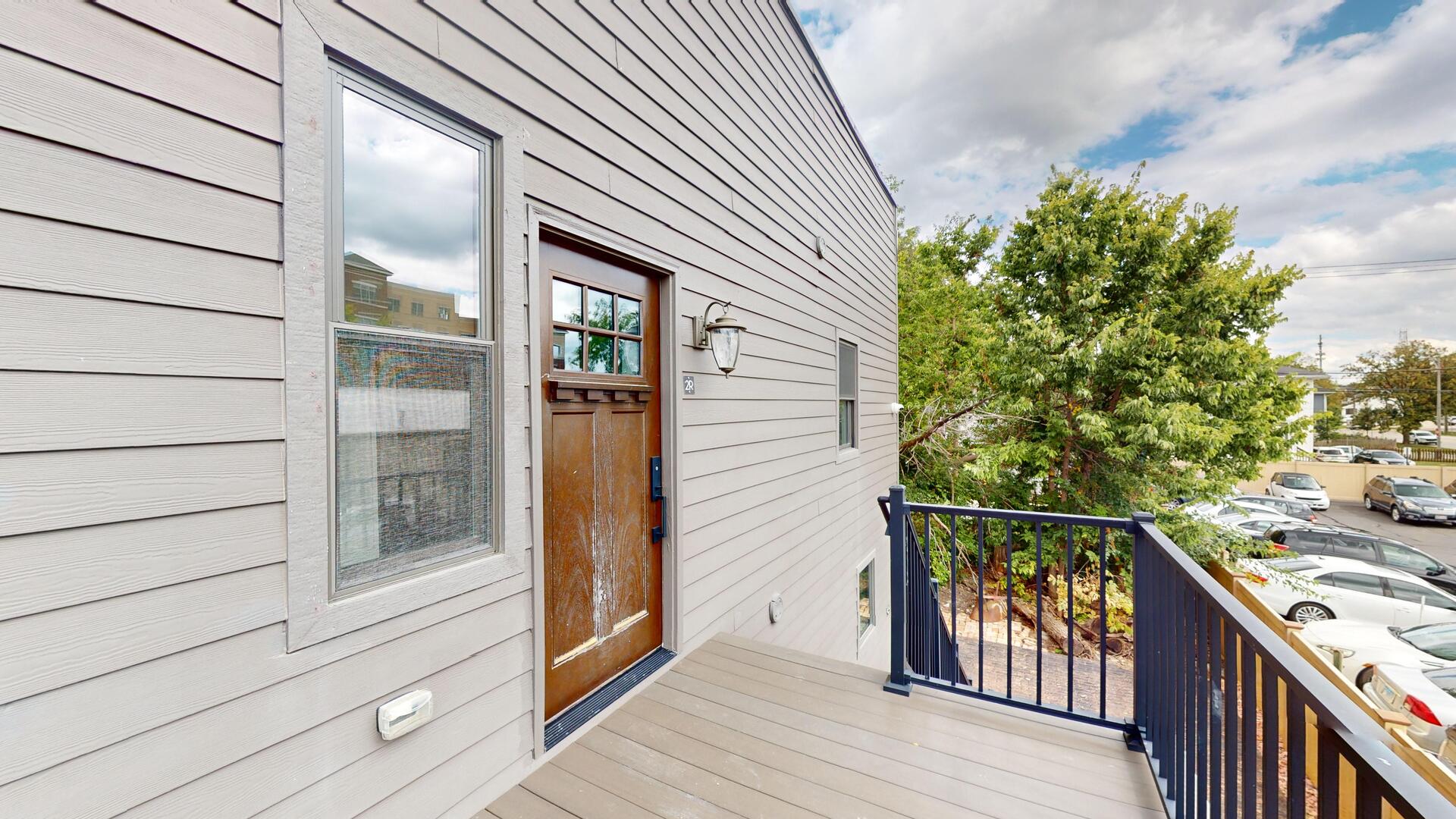 4941 Main Street Unit: 2R