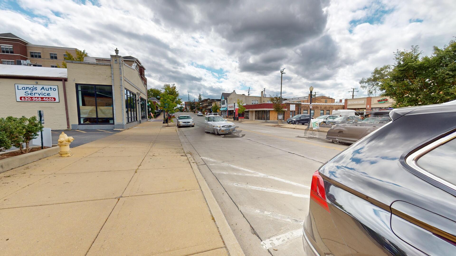 4941 Main Street Unit: 2R