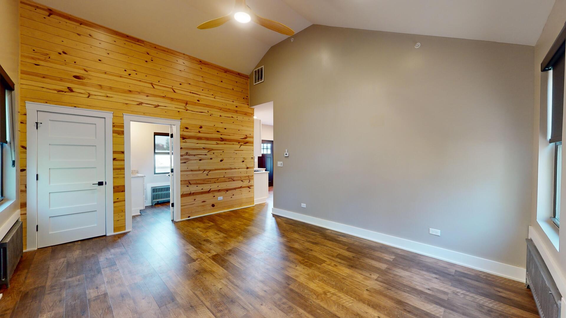 4941 Main Street Unit: 2R
