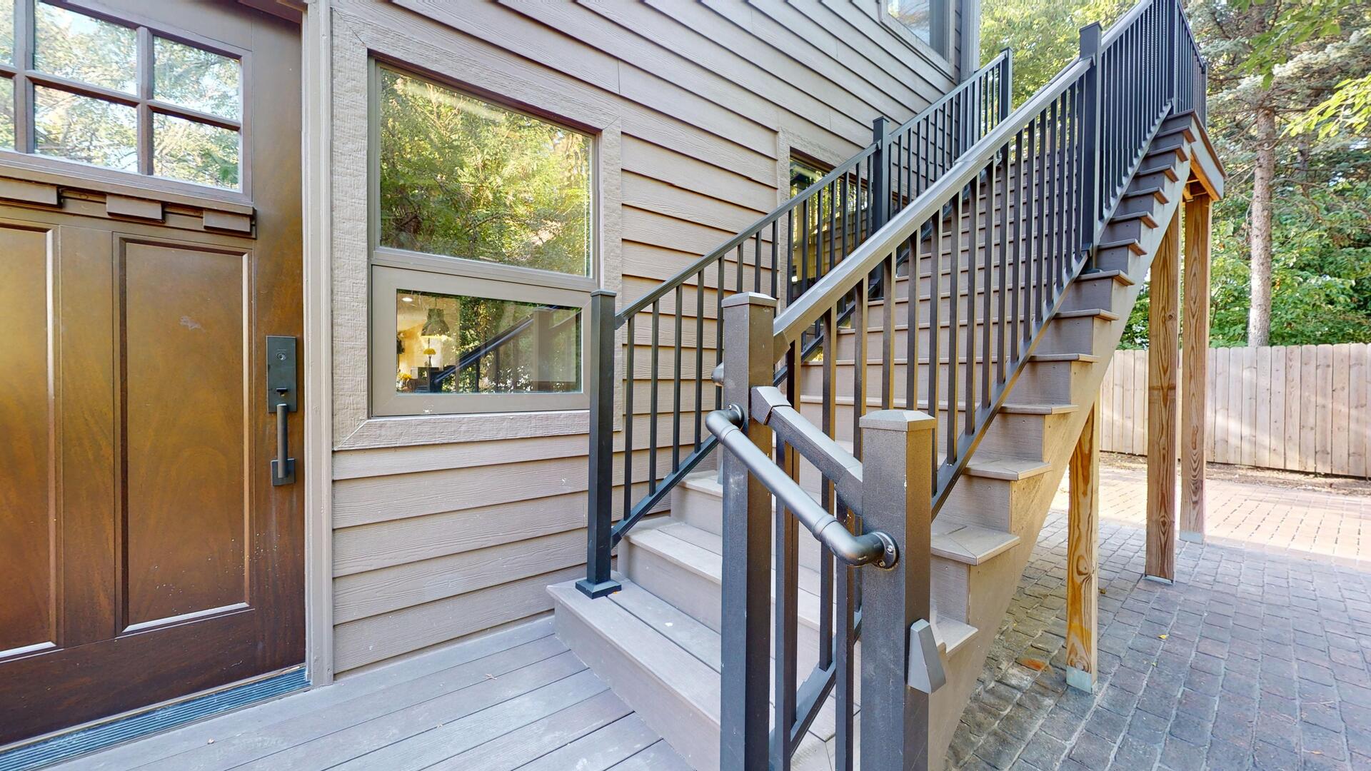 4941 Main Street Unit: 2R