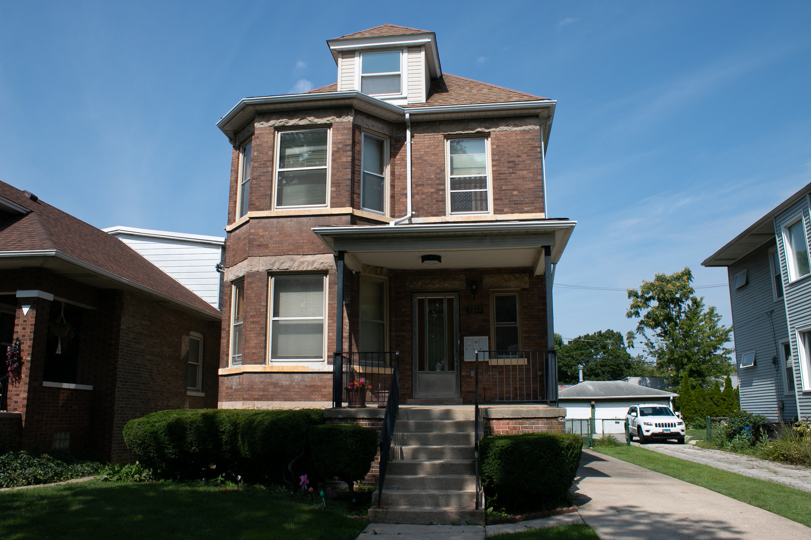 4342 N Lowell Avenue