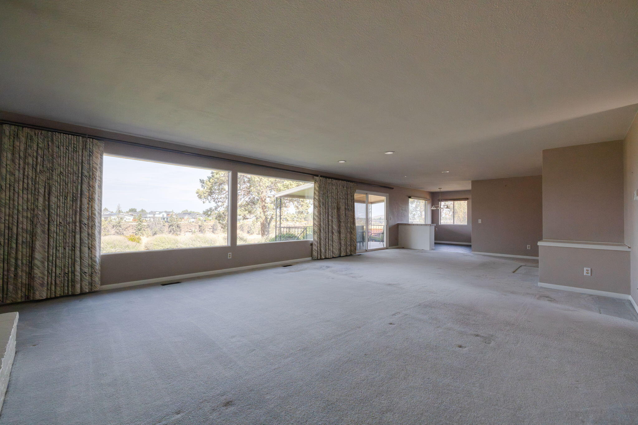 531 NW Canyon Drive