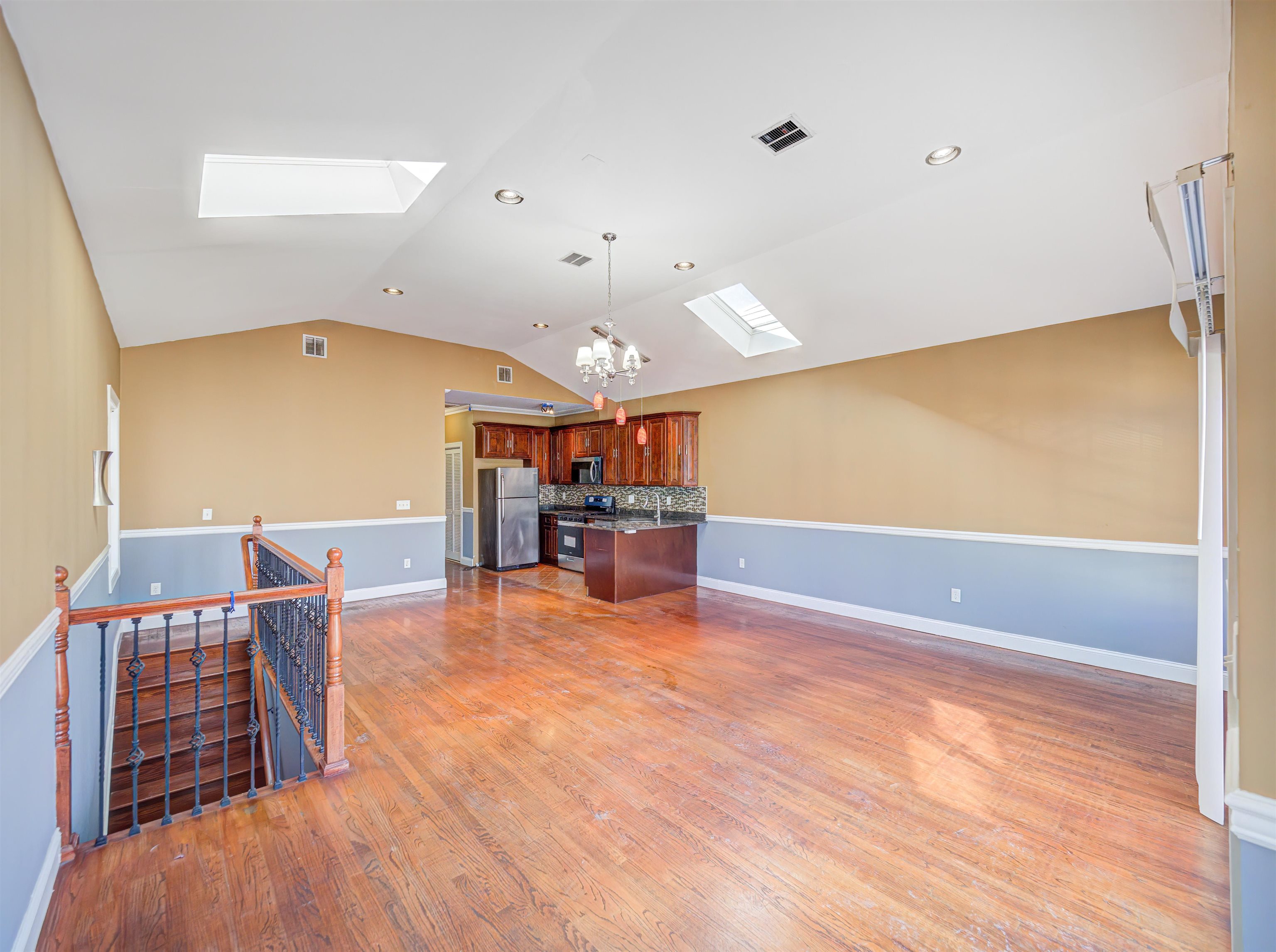 75 BEACON AVE Unit: 2