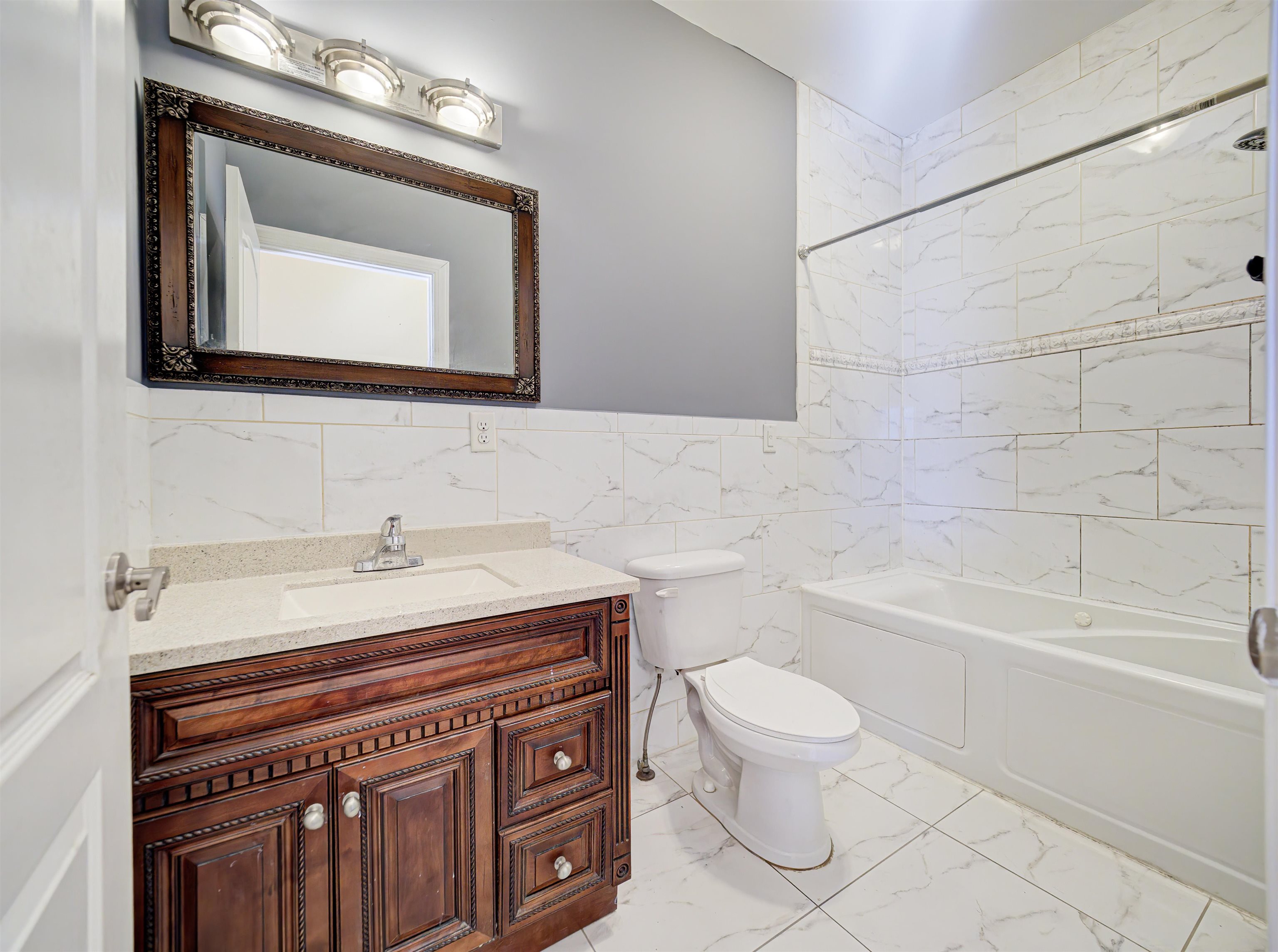 75 BEACON AVE Unit: 2
