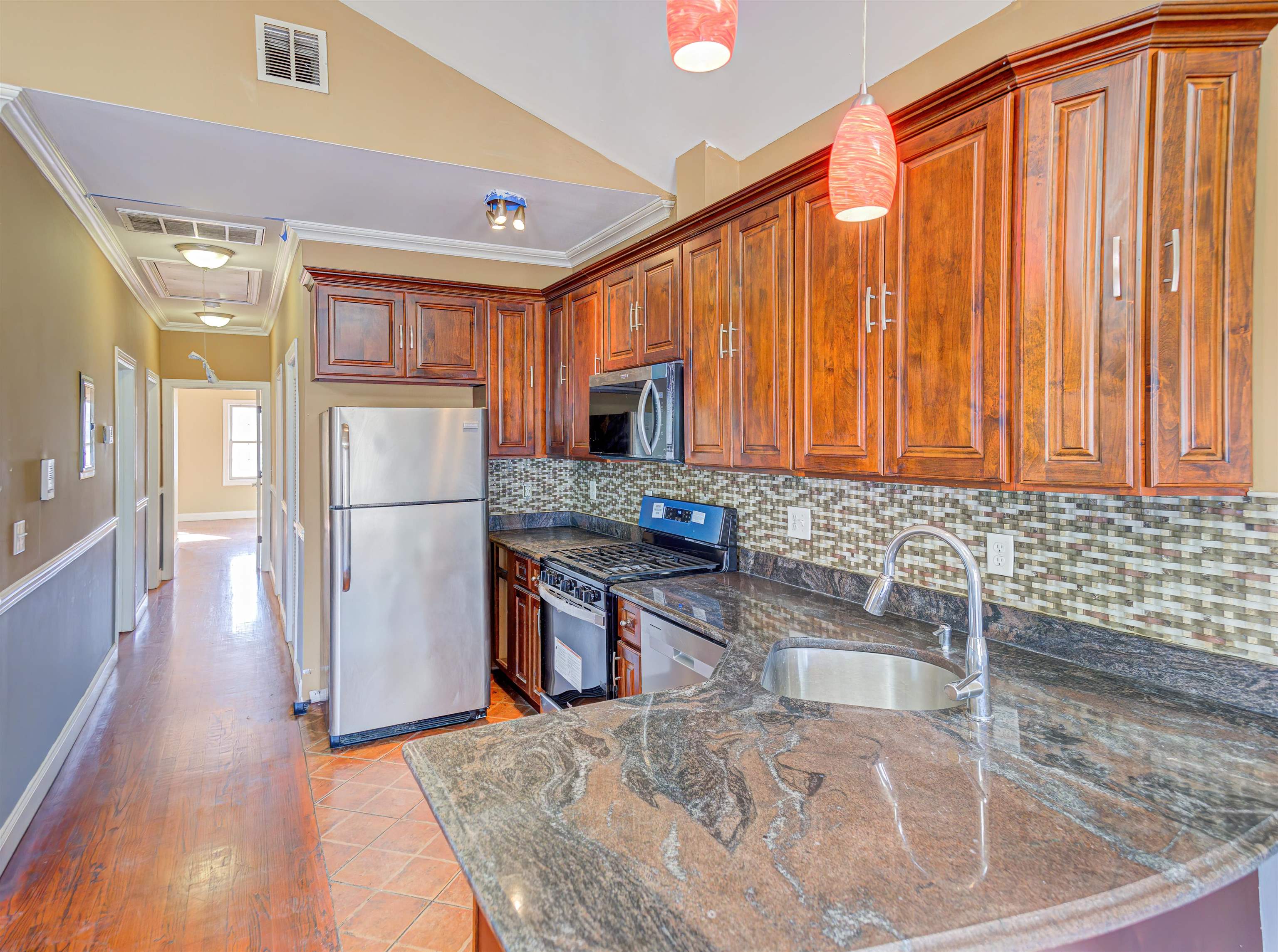 75 BEACON AVE Unit: 2