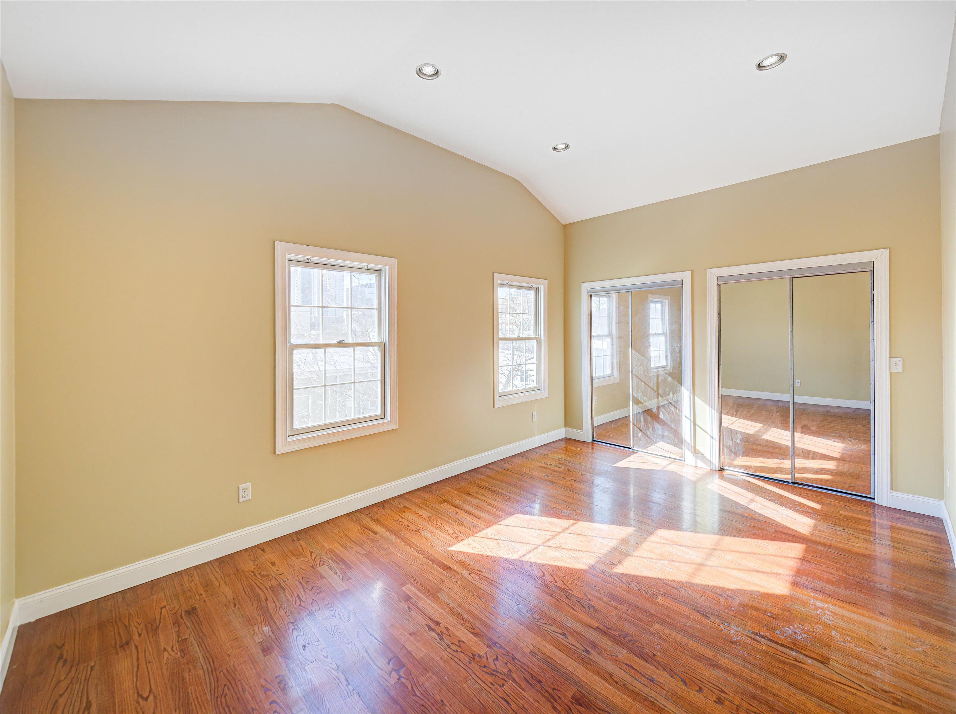 75 BEACON AVE Unit: 2