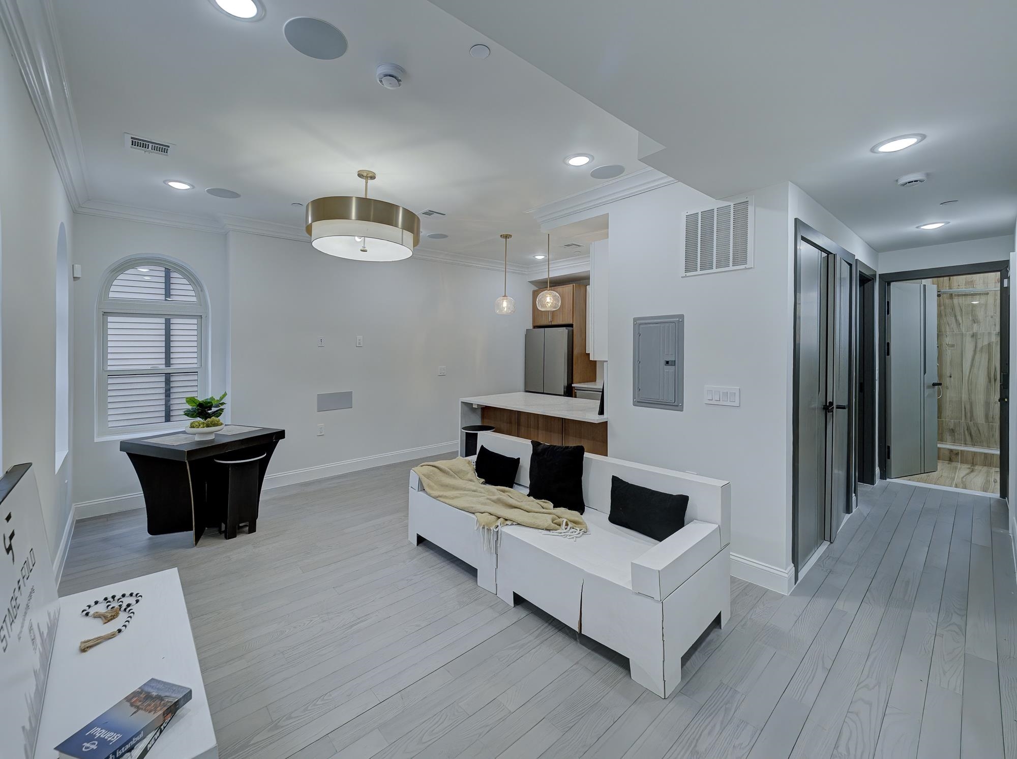 133 CLIFTON PL Unit: 2