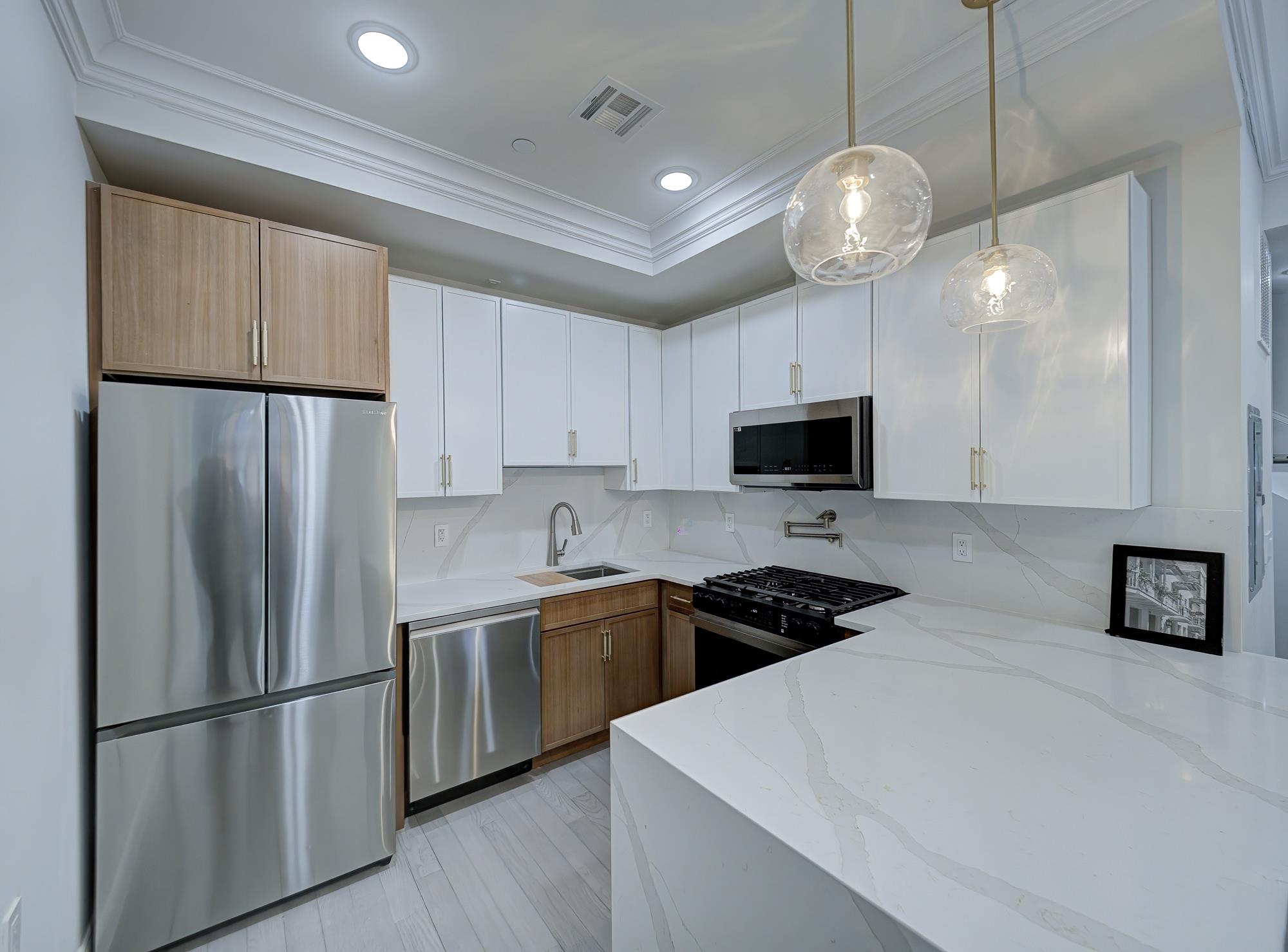 133 CLIFTON PL Unit: 2