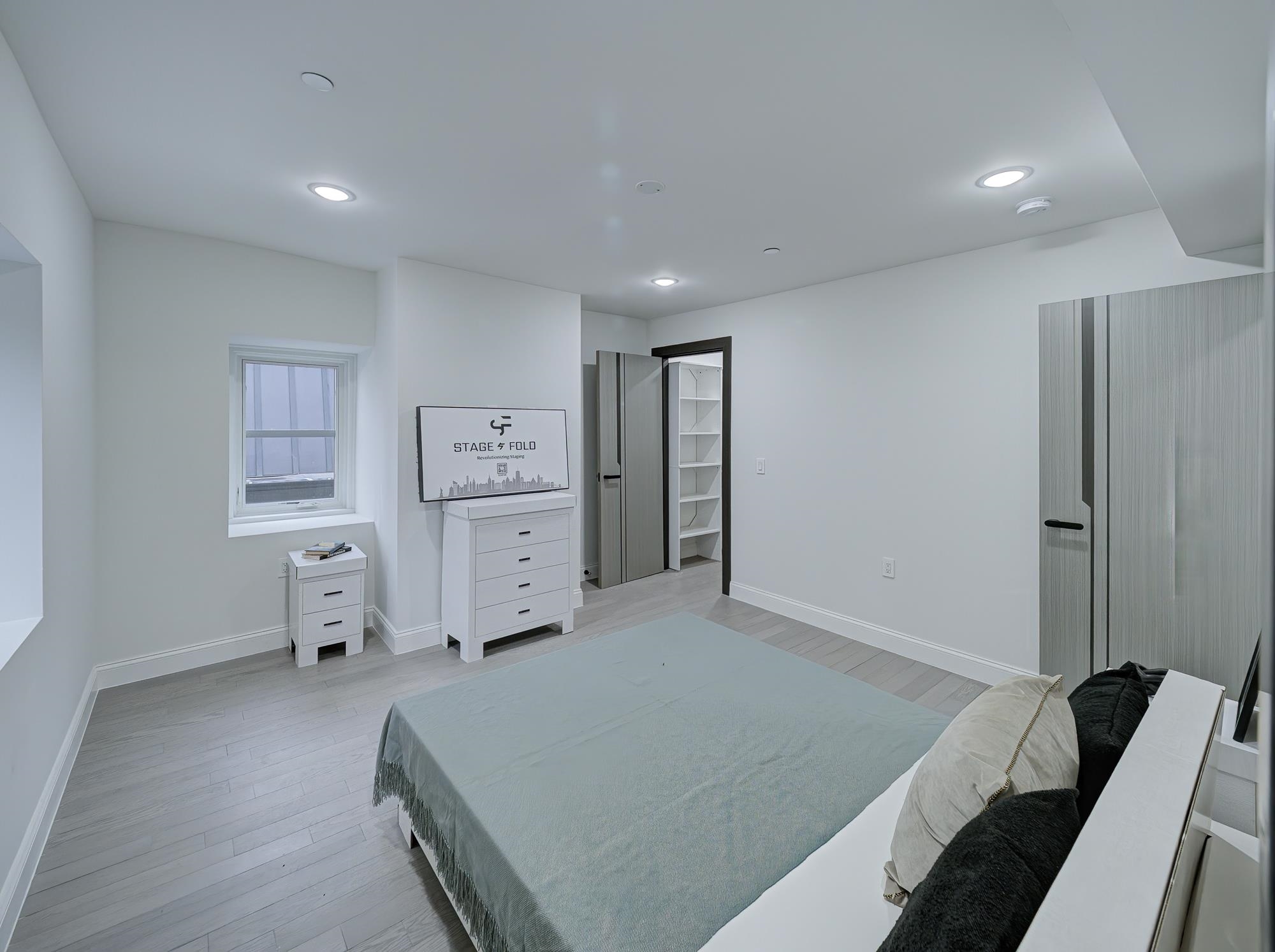 133 CLIFTON PL Unit: 2