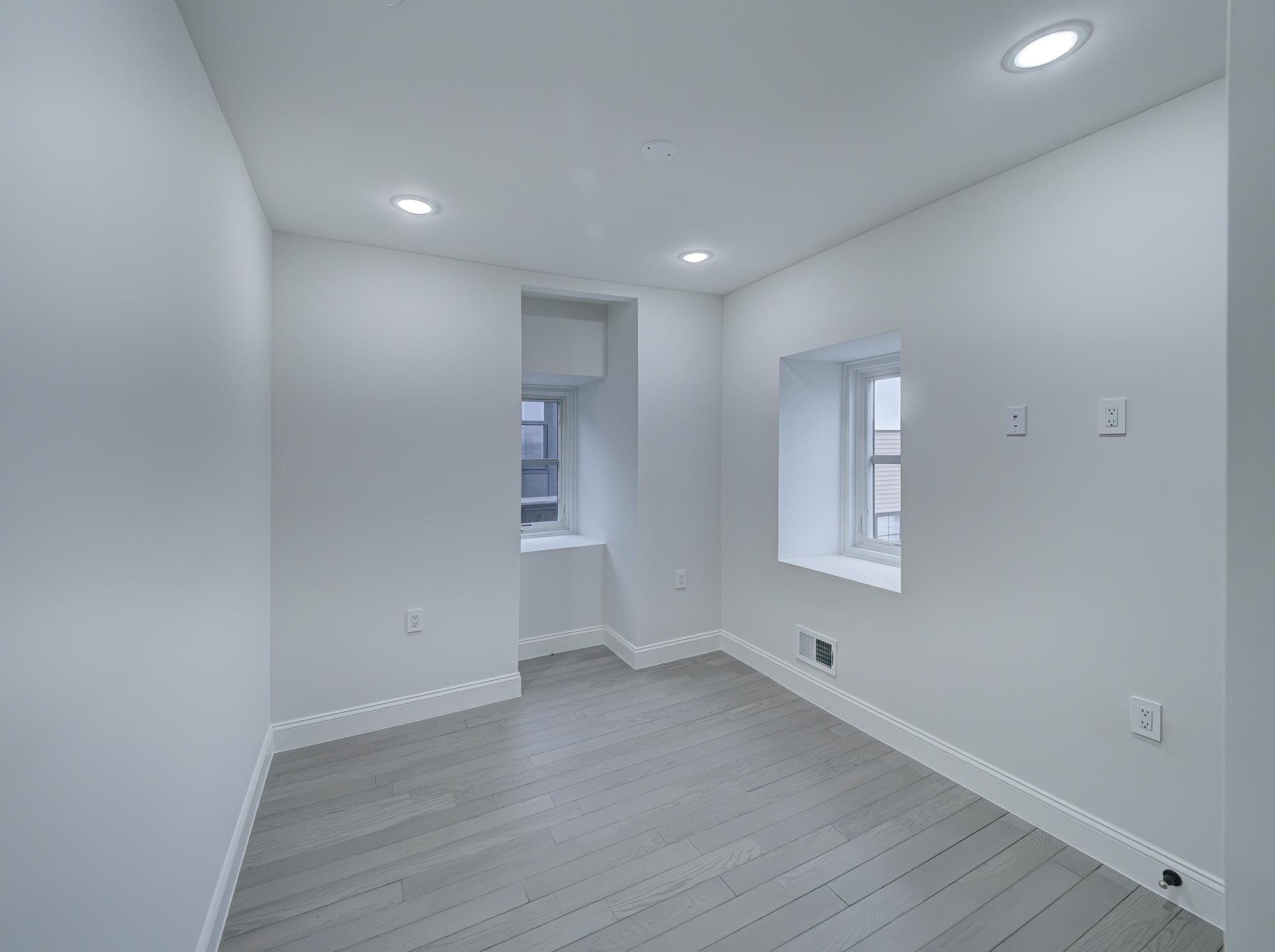 133 CLIFTON PL Unit: 2