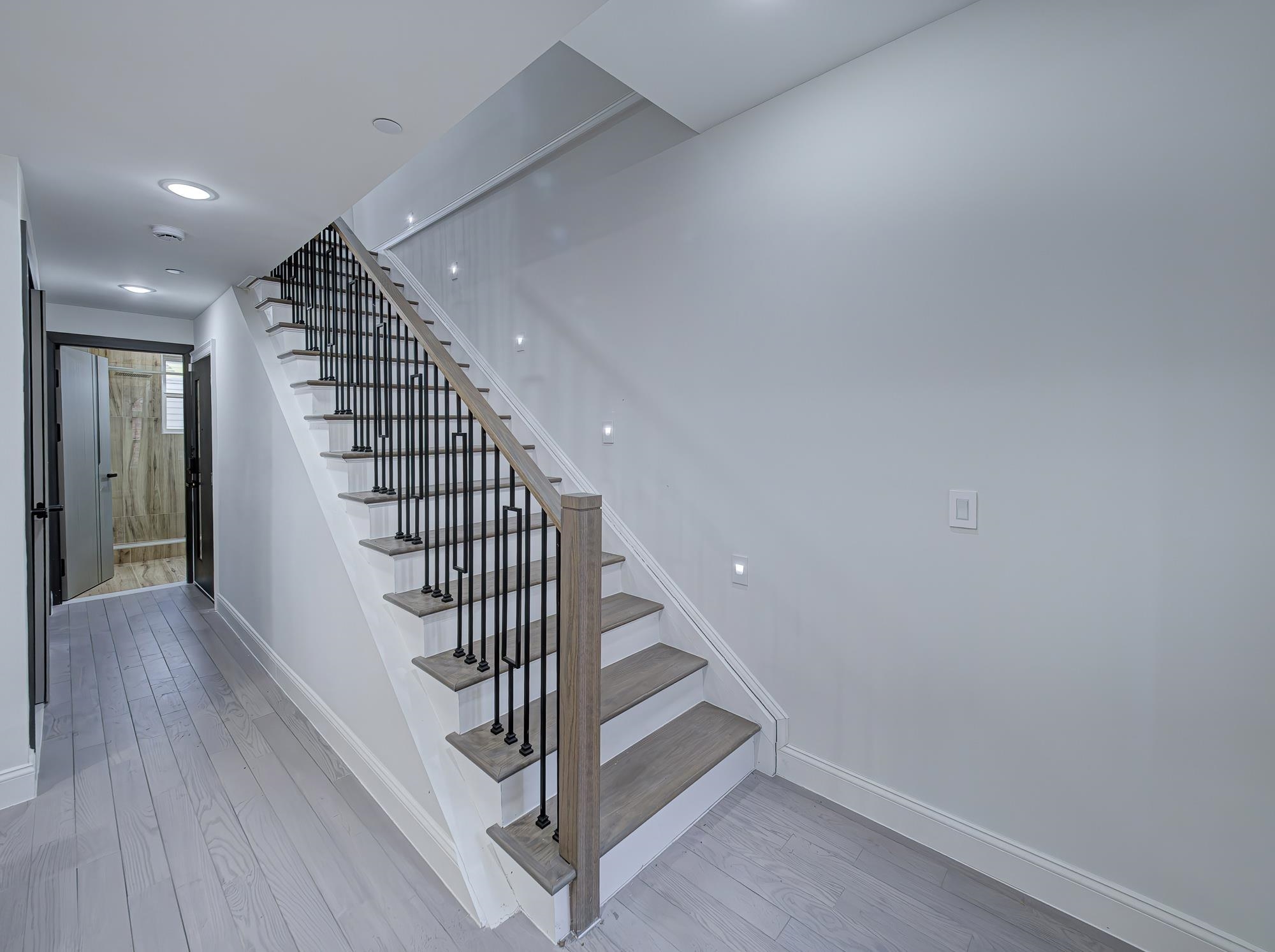 133 CLIFTON PL Unit: 2