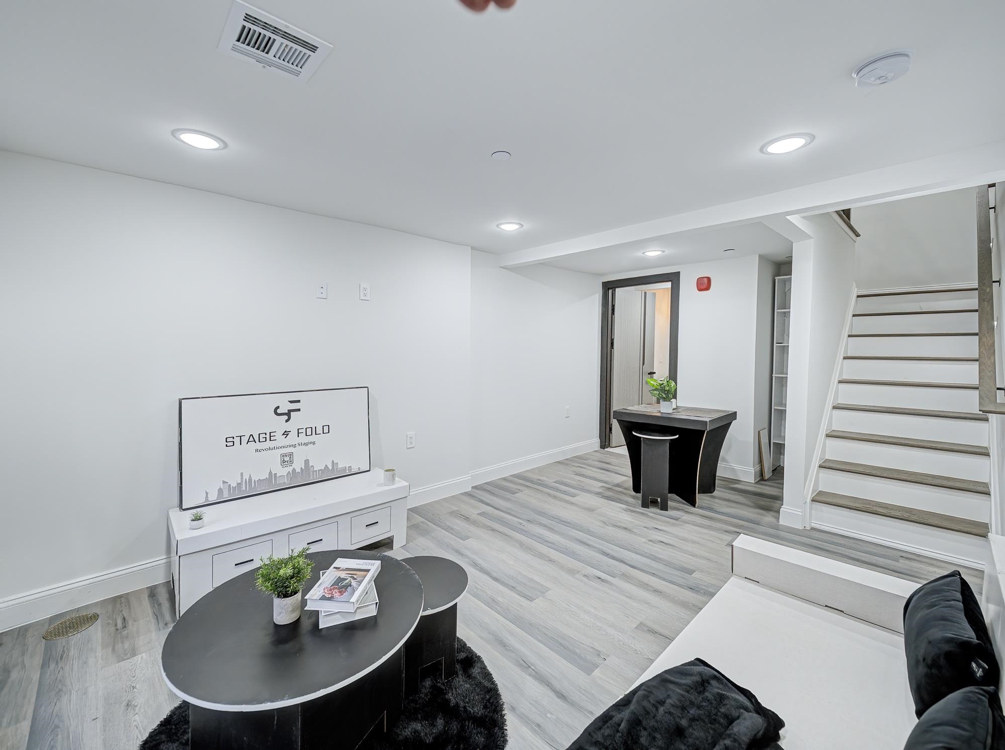 133 CLIFTON PL Unit: 3