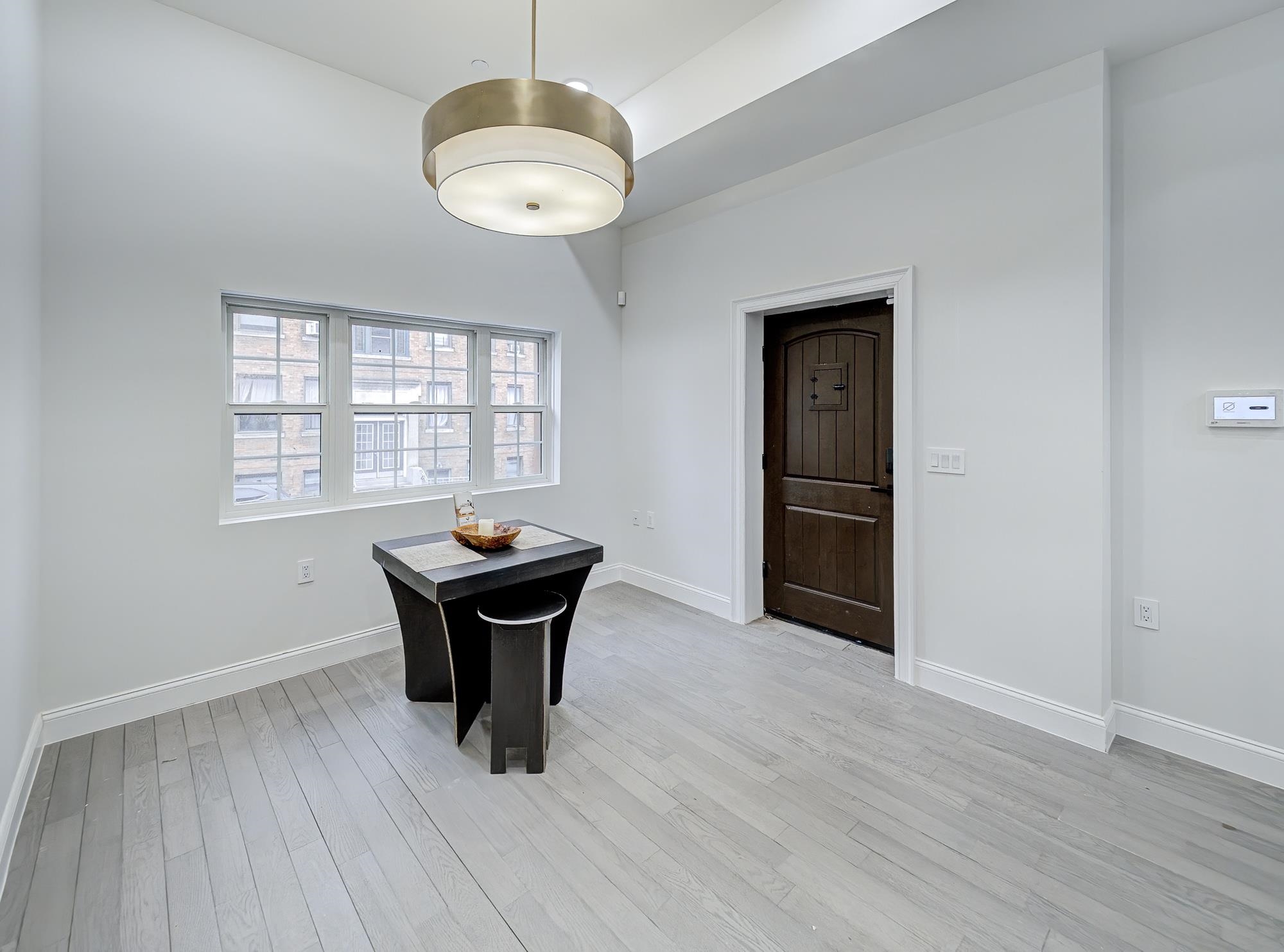 133 CLIFTON PL Unit: 3