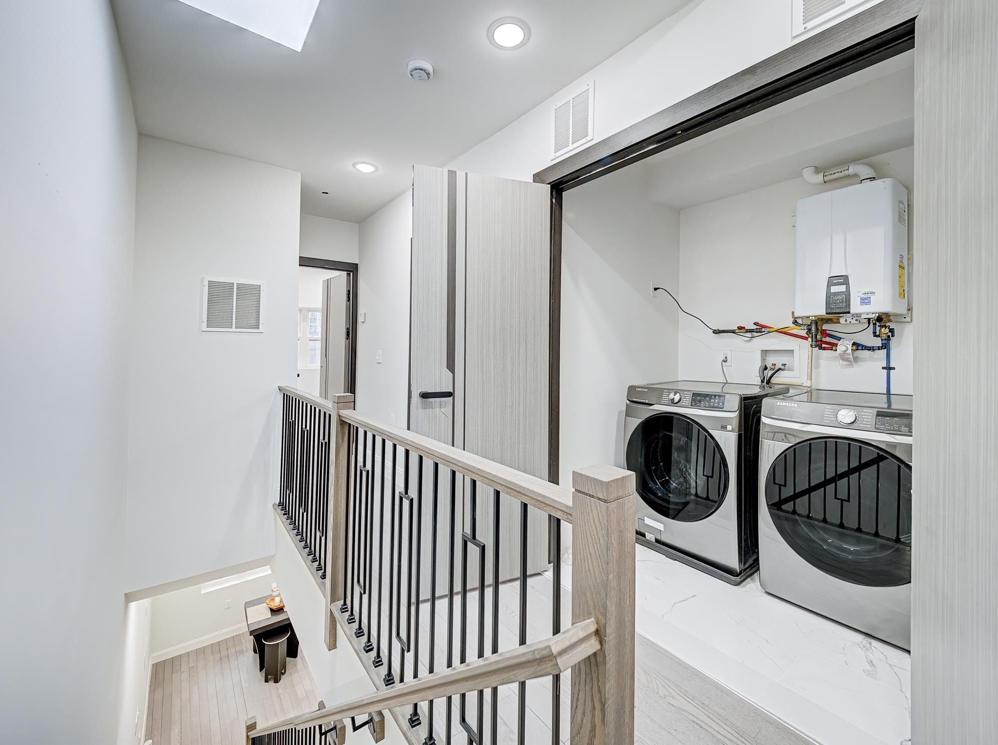 133 CLIFTON PL Unit: 3