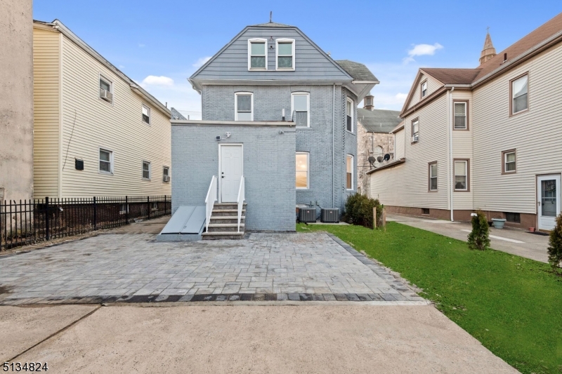 205 Whitehead Ave