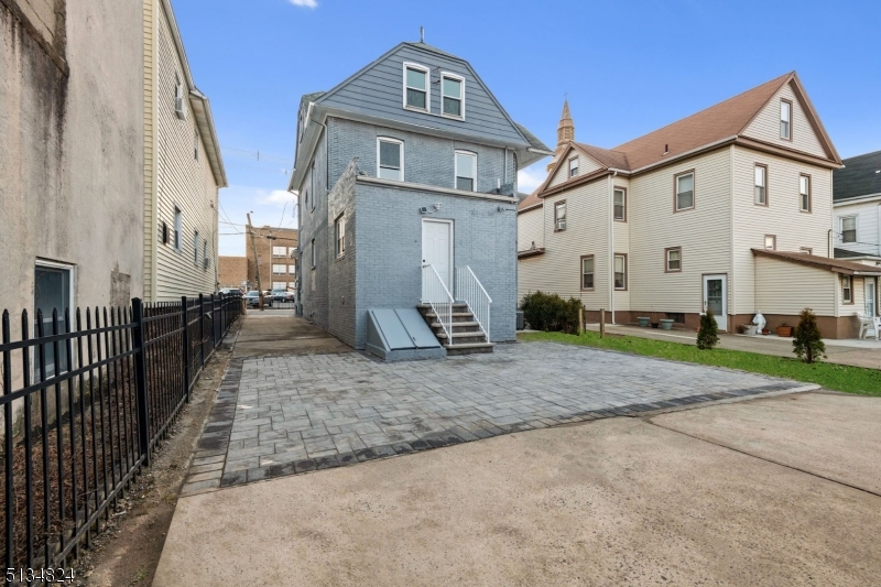 205 Whitehead Ave