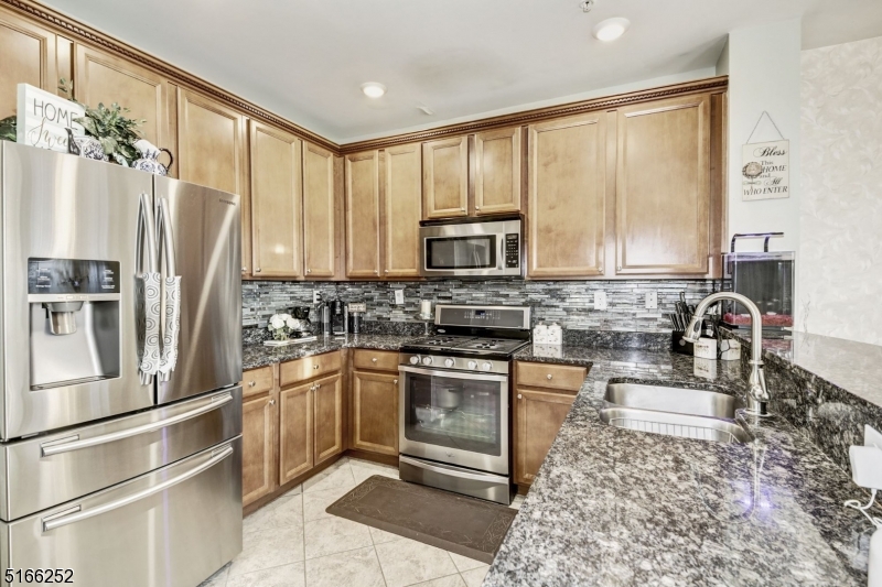 24 Wisteria Ln