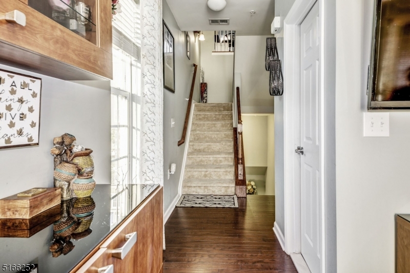 24 Wisteria Ln