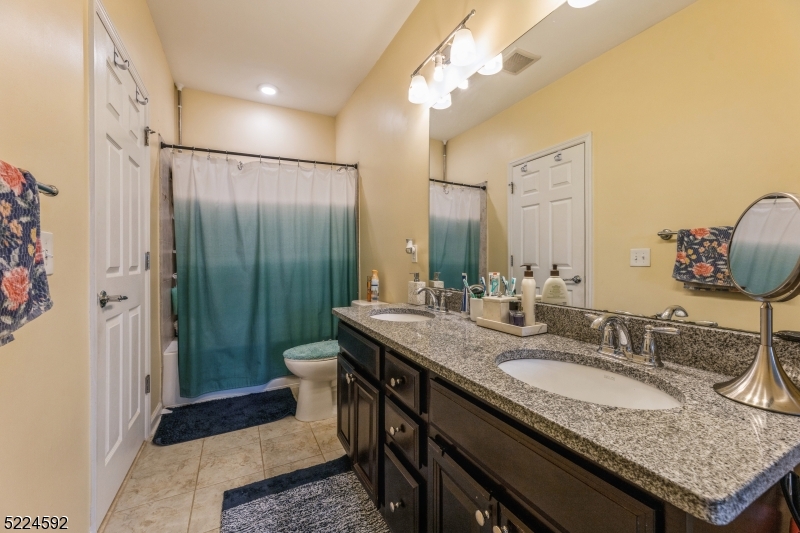 13 Dahlia Ln