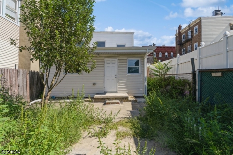 1109 12Th St