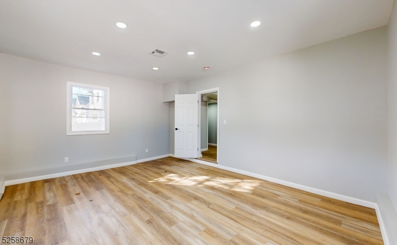 93 Park Ave