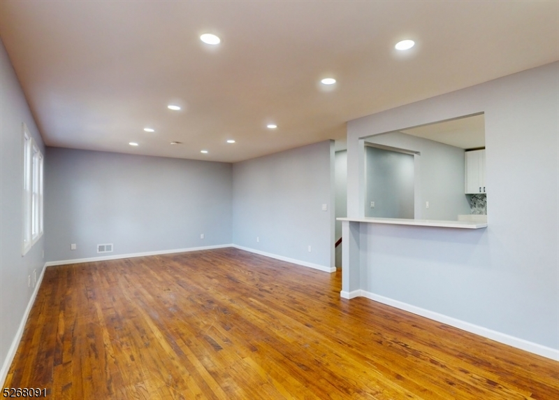 93 Park Ave Unit 2 Ave Unit: 2