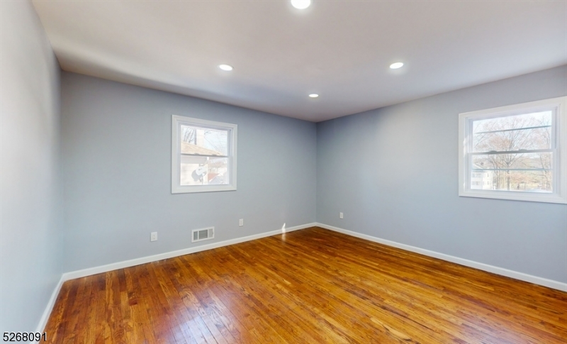 93 Park Ave Unit 2 Ave Unit: 2
