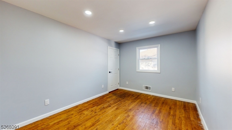 93 Park Ave Unit 2 Ave Unit: 2