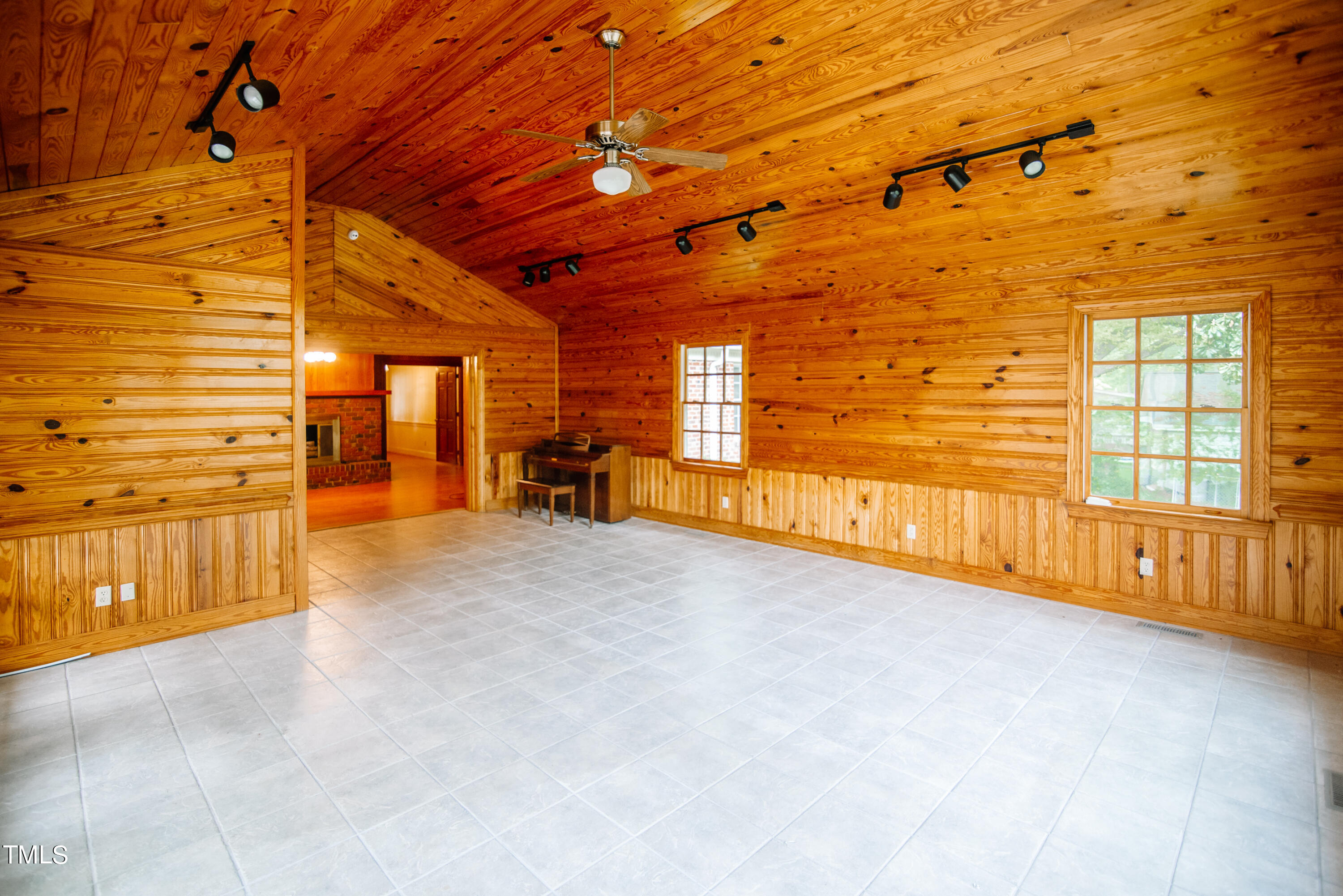 6700 Valley Lake Drive