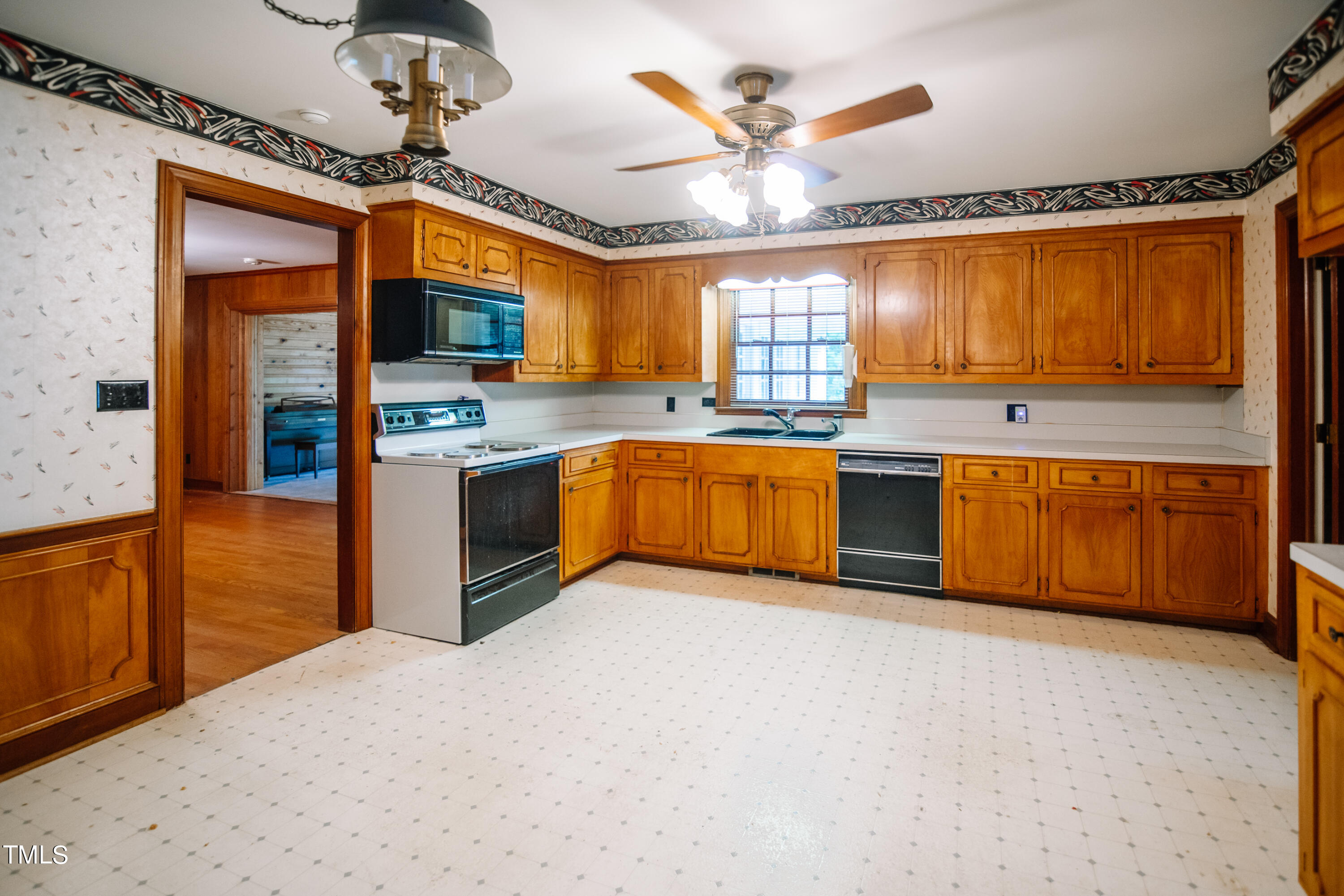 6700 Valley Lake Drive