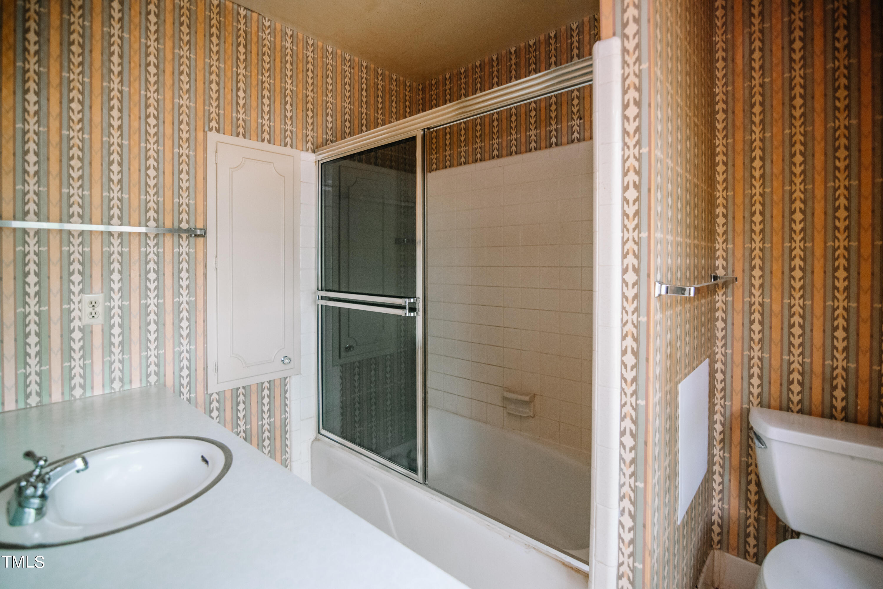 6700 Valley Lake Drive