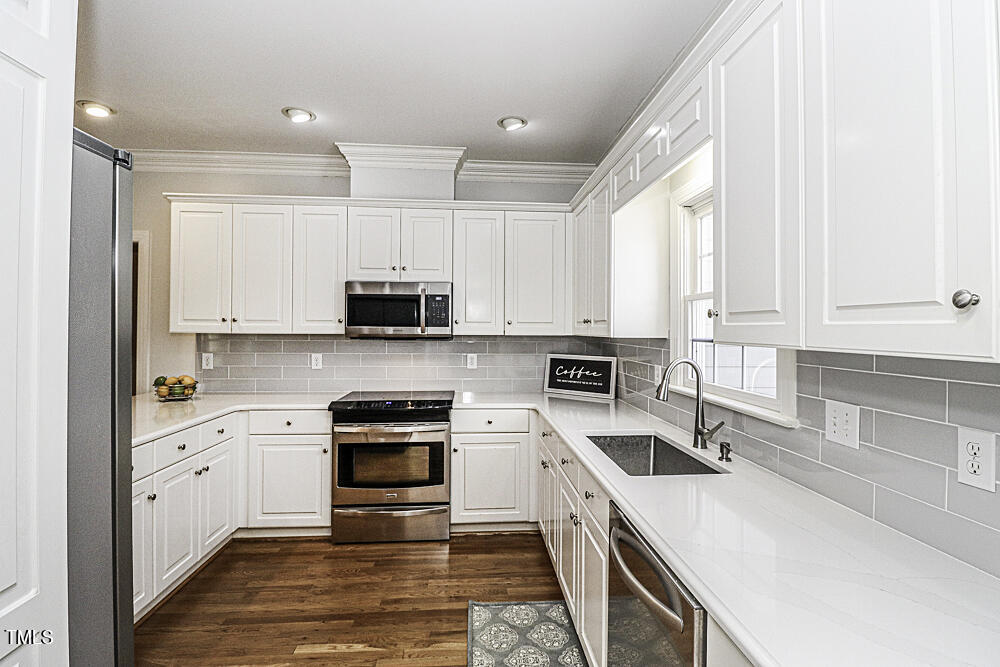 4821 Dorothy Lane