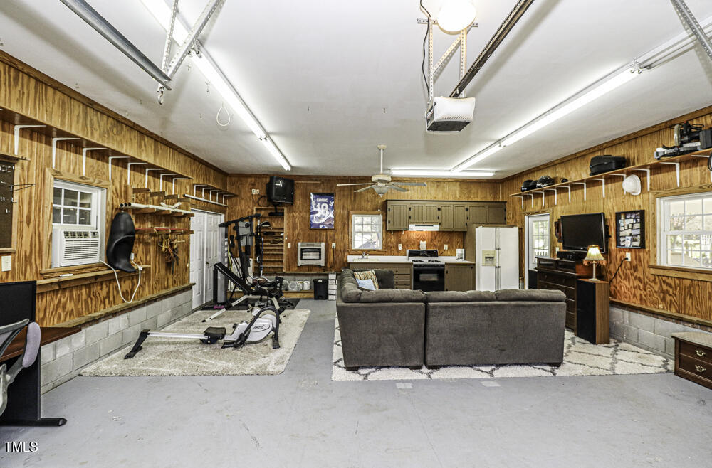 4821 Dorothy Lane