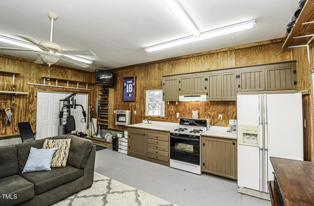 4821 Dorothy Lane