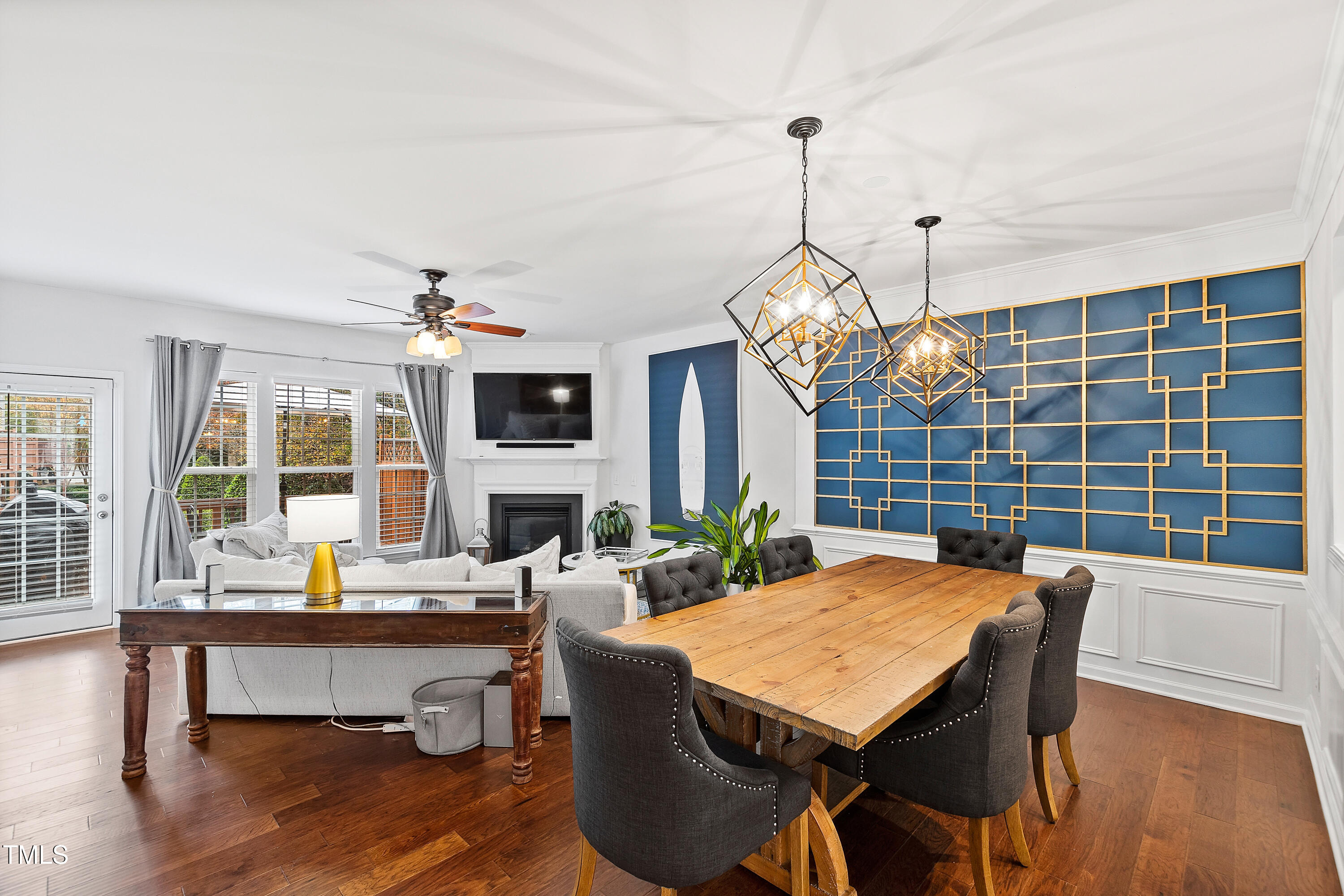 2733 Laurelcherry Street