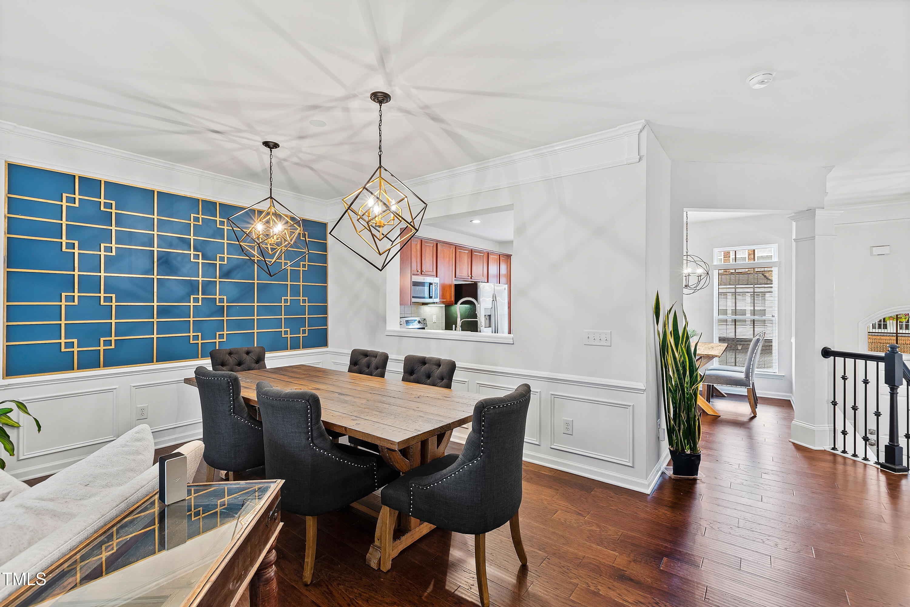 2733 Laurelcherry Street