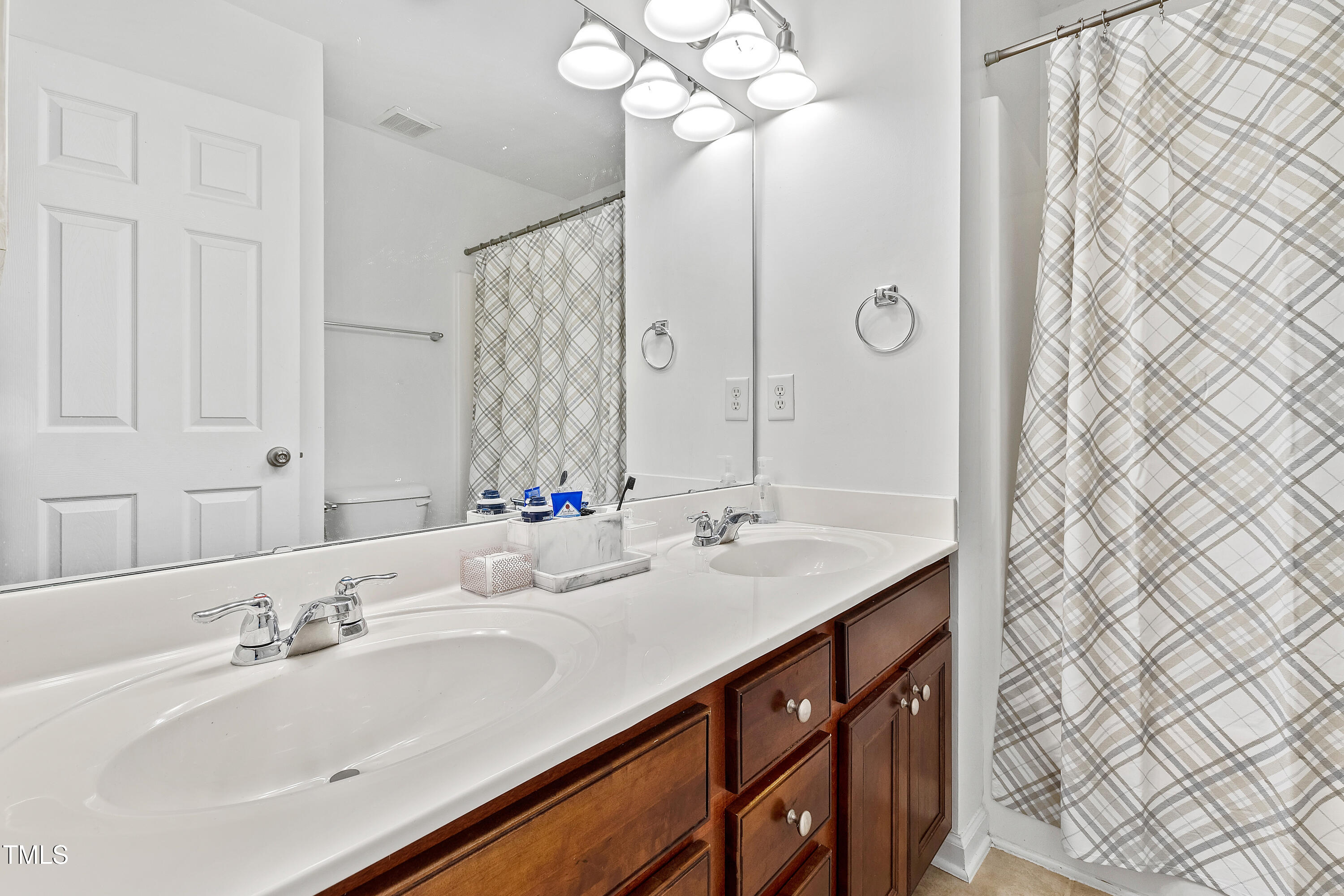 2733 Laurelcherry Street